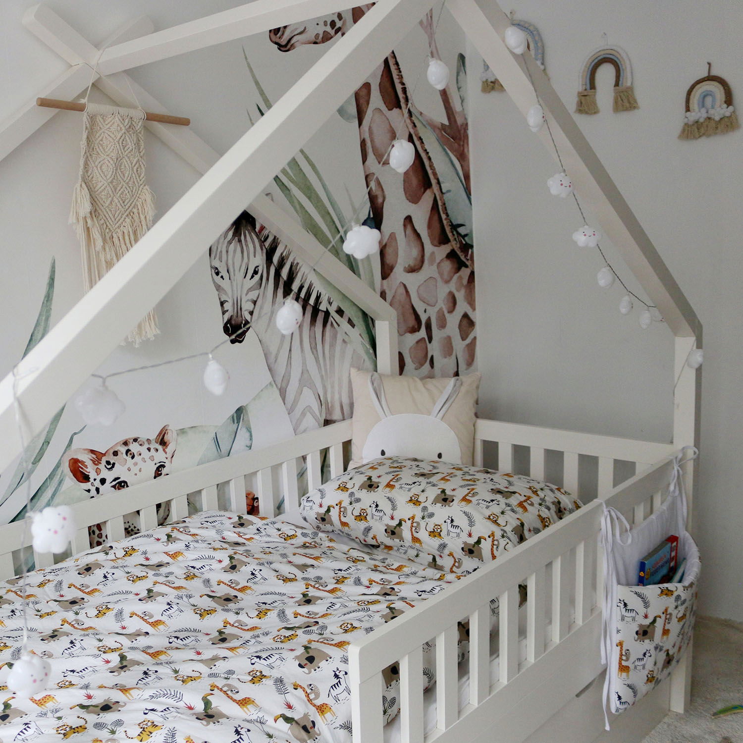  Clara Hausbett mit Funny Jungle Bettwäsche & Funny Jungle  Utensilo/ Bilderrechte: Hamide_66