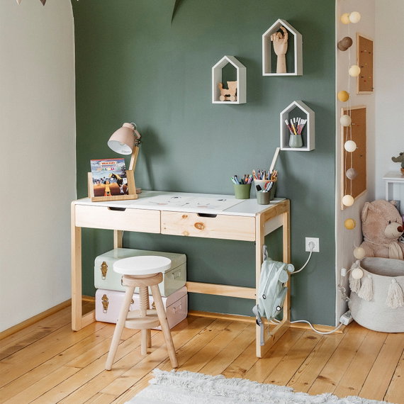 Manis-H Hocker mit Lifetime Retro Lampe